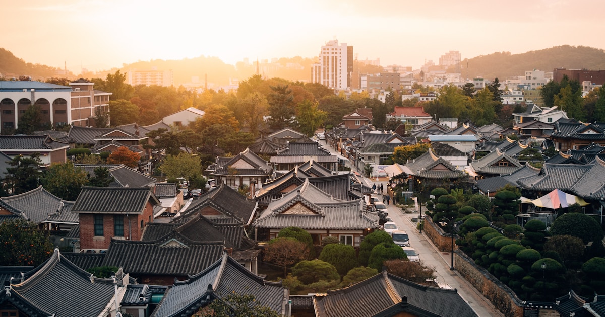 Best Neighborhoods in Seoul for Expats Guide